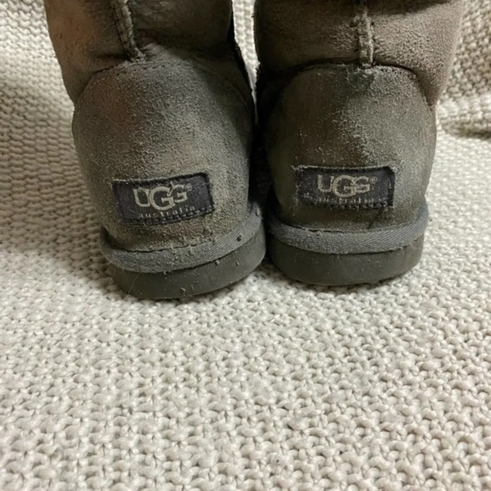 UGG taupe greyish